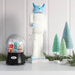 Yeti Nutcracker Figure - Wondershopâ˘