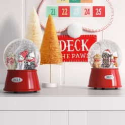Dogs Snow Globe - Wondershopâ˘