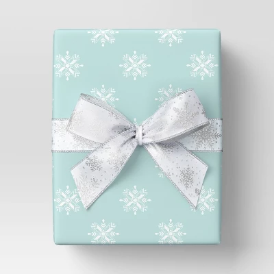30” 20 Sq Ft Christmas Roll Wrap White Snowflakes On Light Blue - Wondershop™ 1 30” 20 Sq Ft Christmas Roll Wrap White Snowflakes On Light Blue - Wondershop™