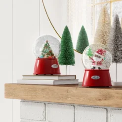 Christmas Tree Snow Globe - Wondershopâ˘